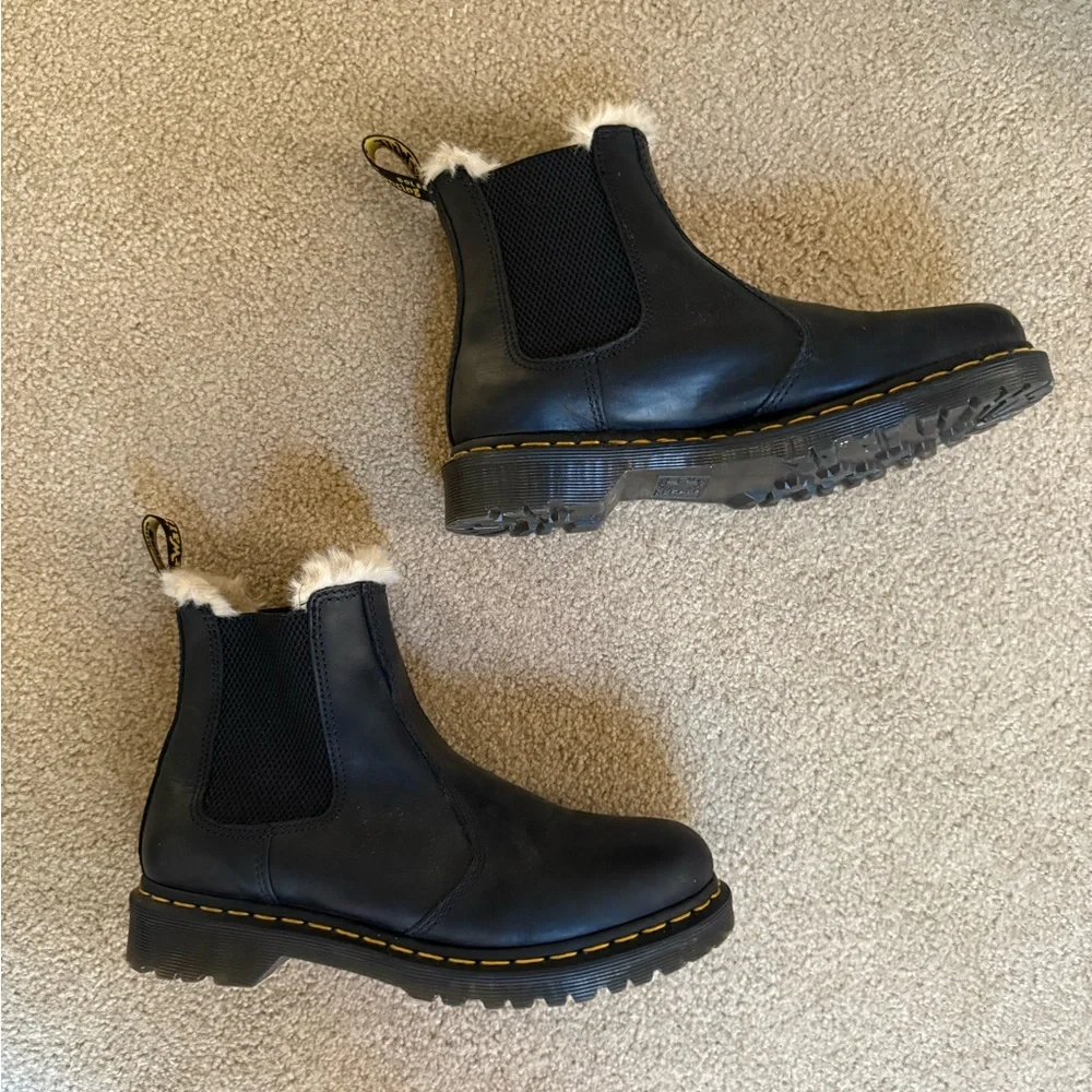 Women’s faux Fur Lined Dr. Marten’s 2976 - Picture 4 of 7